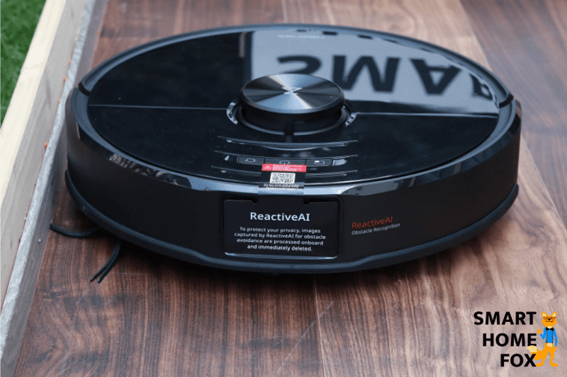 Roborock S6 MaxV показан спереди.